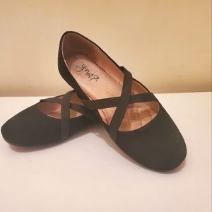 Girls flats black Dress shoes size 1.5